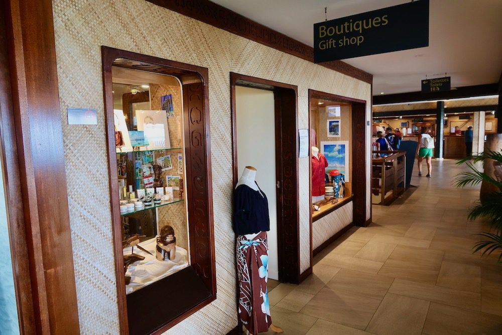 Gift shop of the Intercontinental Tahiti Resort & Spa